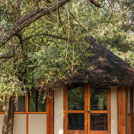 Ndzhaka Tented Camp マンイェレティ・ゲーム・リザーブ エクステリア 写真