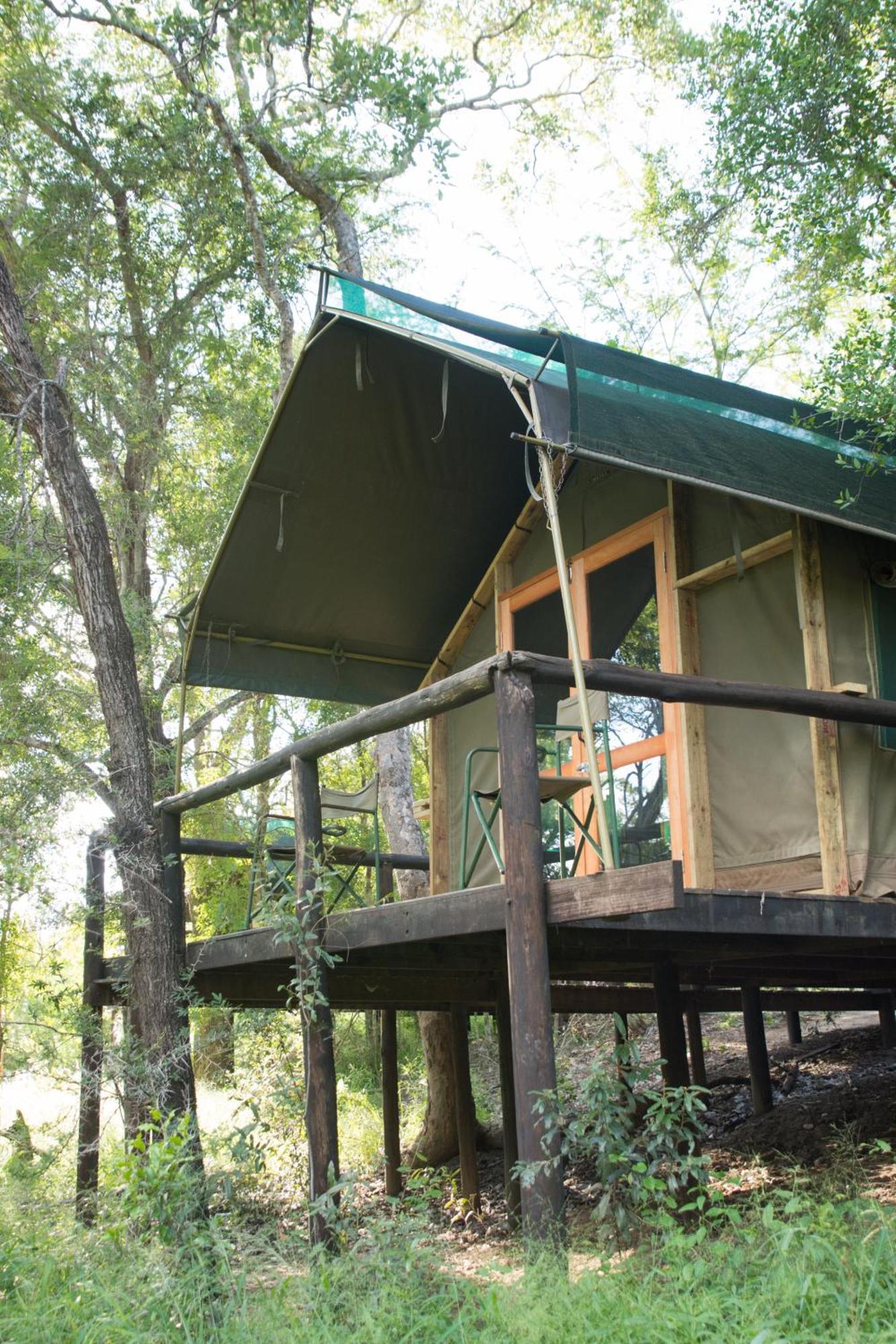Ndzhaka Tented Camp マンイェレティ・ゲーム・リザーブ 部屋 写真